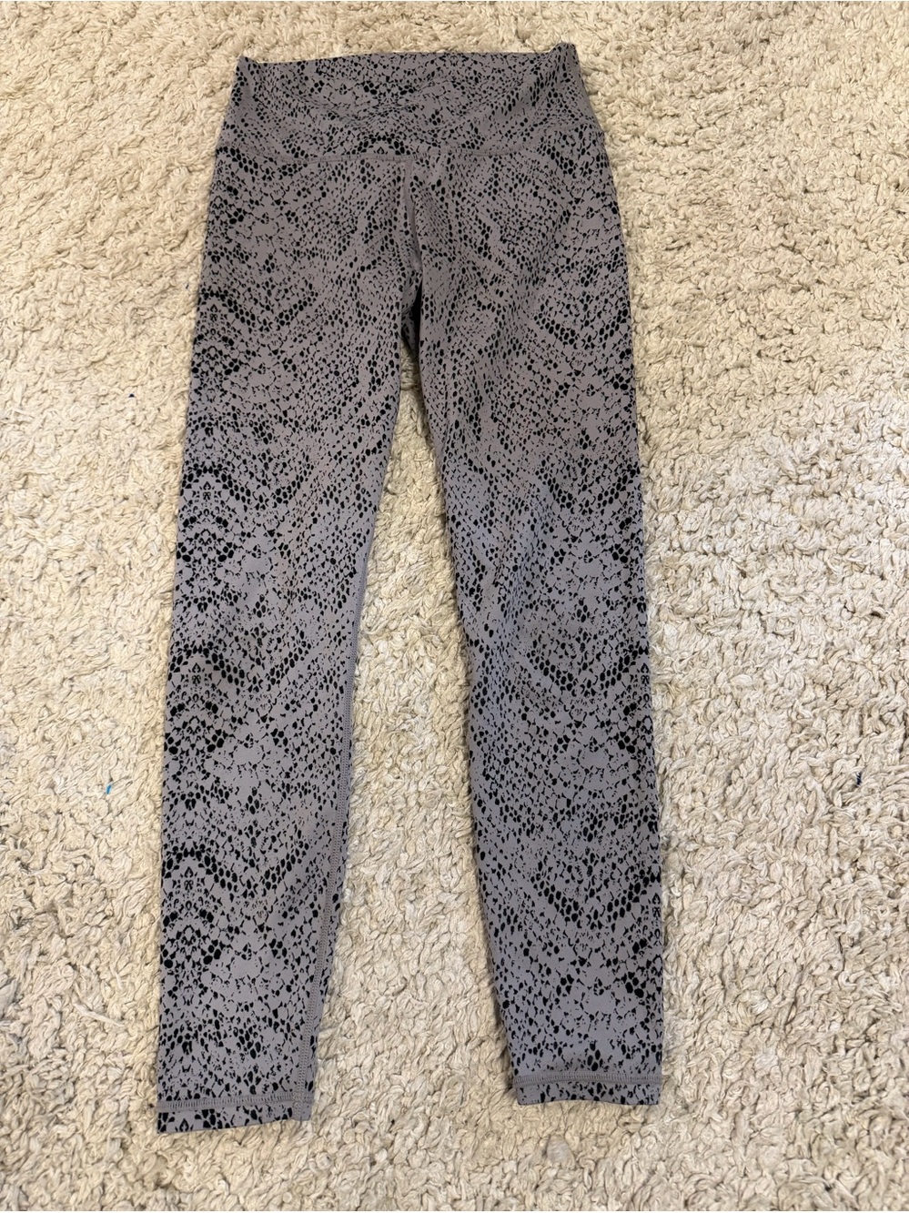 Varley ladies Snake Print Gray Active Leggings